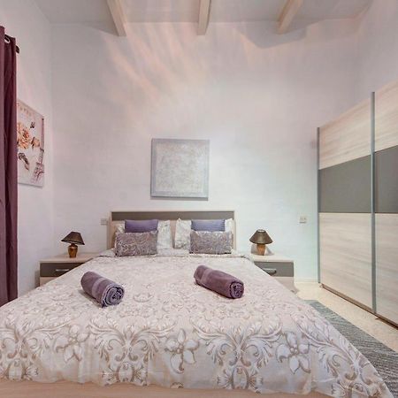 Valletta 2 Bedroom Sleeps 6 Apartment Walking Distance To Centre And The Sea Kültér fotó