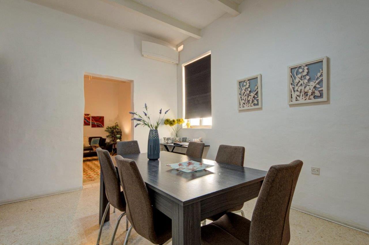 Valletta 2 Bedroom Sleeps 6 Apartment Walking Distance To Centre And The Sea Kültér fotó