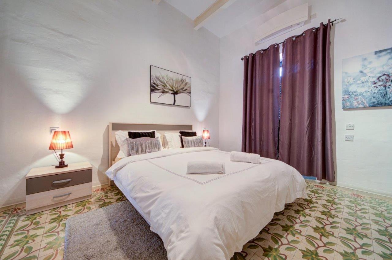 Valletta 2 Bedroom Sleeps 6 Apartment Walking Distance To Centre And The Sea Kültér fotó