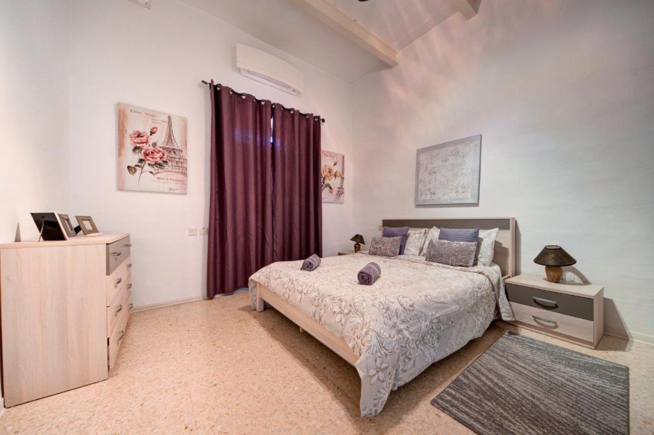 Valletta 2 Bedroom Sleeps 6 Apartment Walking Distance To Centre And The Sea Kültér fotó