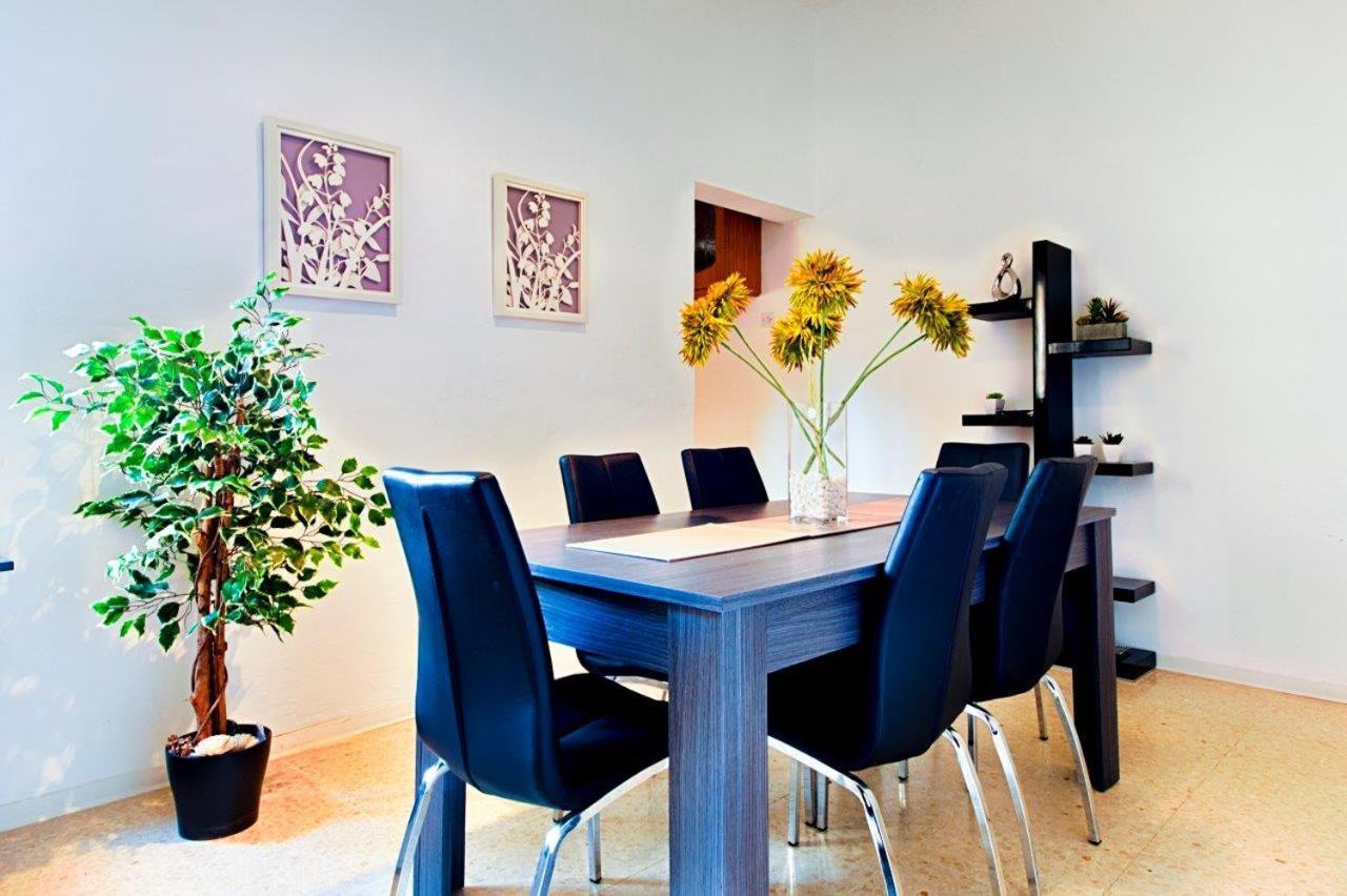 Valletta 2 Bedroom Sleeps 6 Apartment Walking Distance To Centre And The Sea Kültér fotó